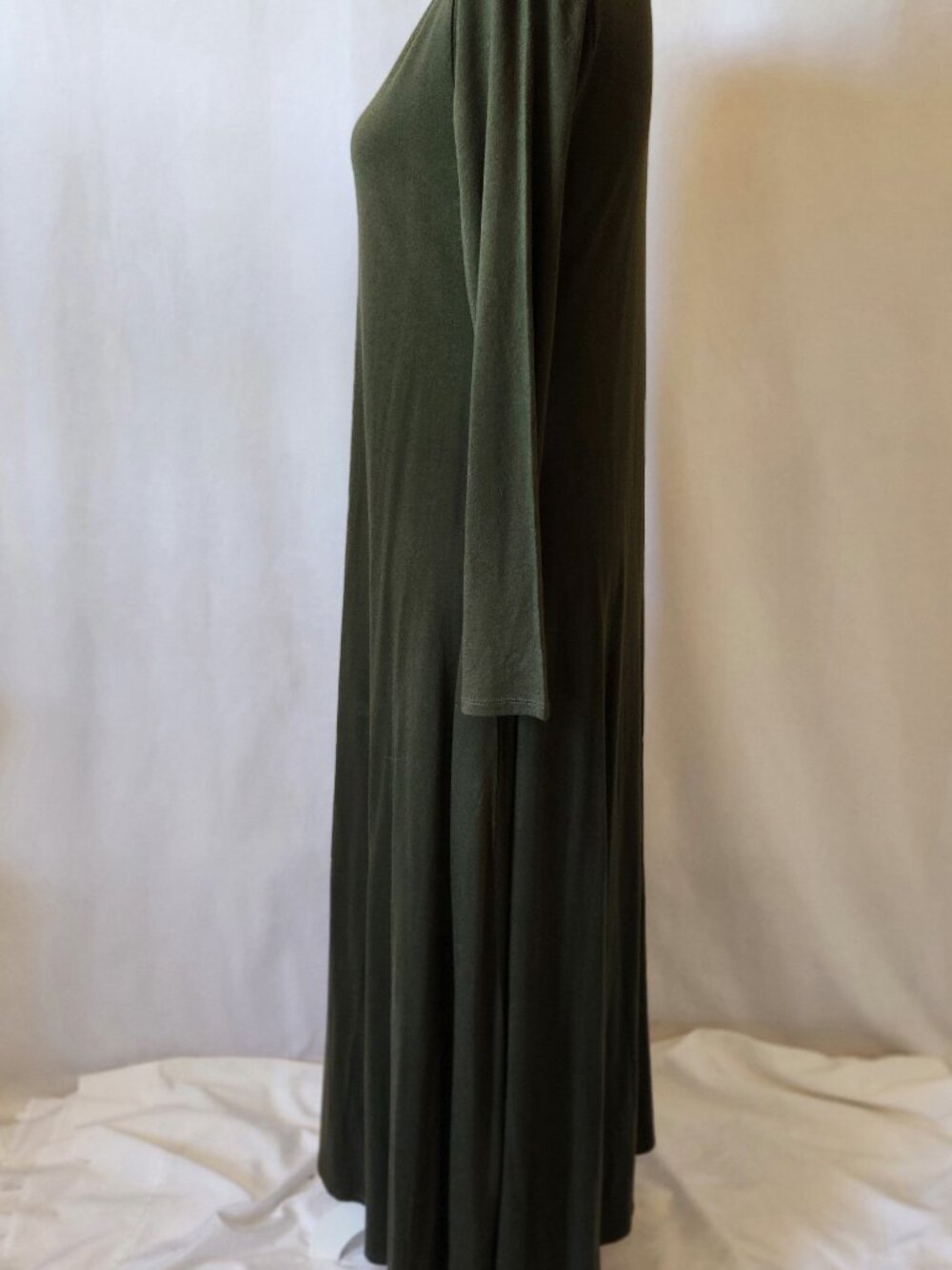 Soft Surrounding Women’s Size Medium Olive Green Knit Rayon Blend Maxi Dress - Picture 9 of 15